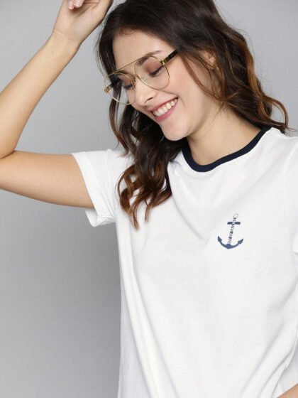 Women White Solid Round Neck Pure Cotton T-shirt