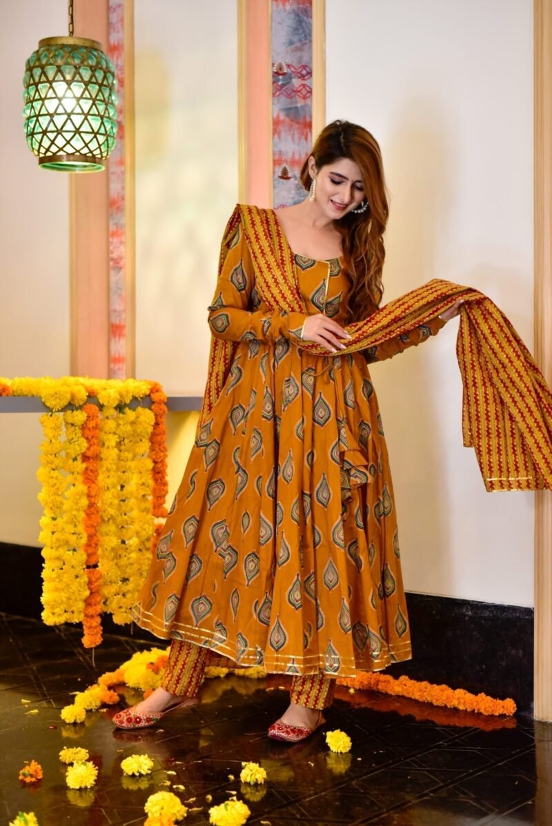 Kaina mustard suit set - Image 4