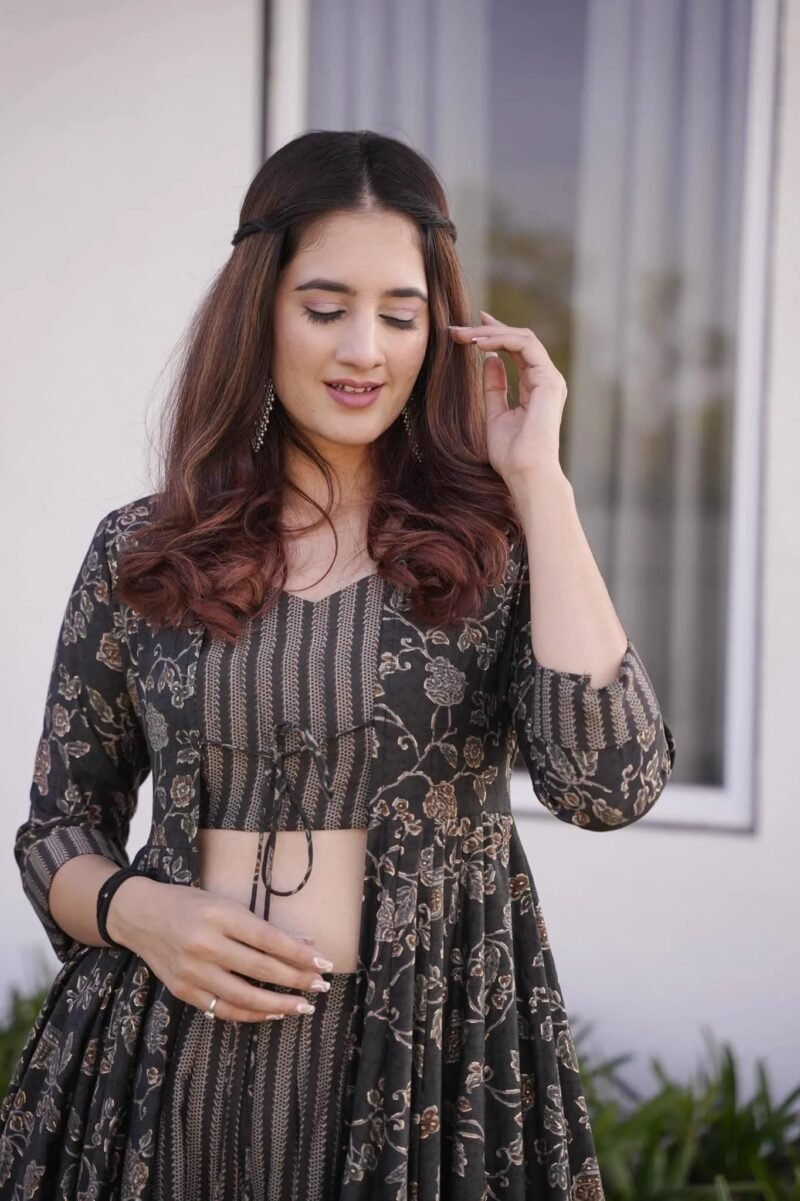 grey croptop palazzo with floral shrug set - Image 5