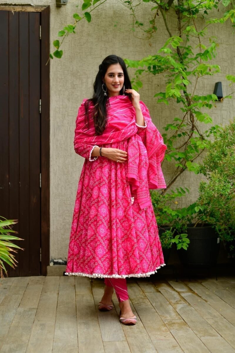 Amara pink pompom suit set - Image 6
