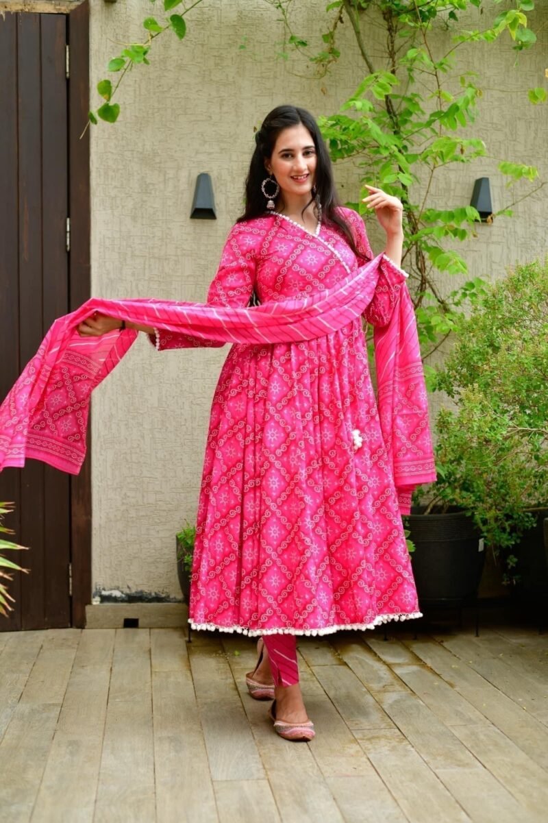 Amara pink pompom suit set - Image 4