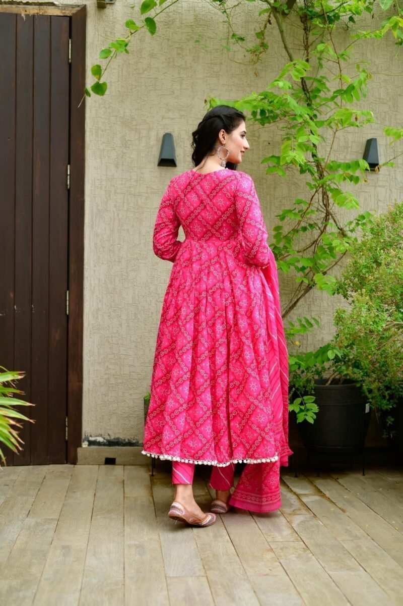 Amara pink pompom suit set - Image 3
